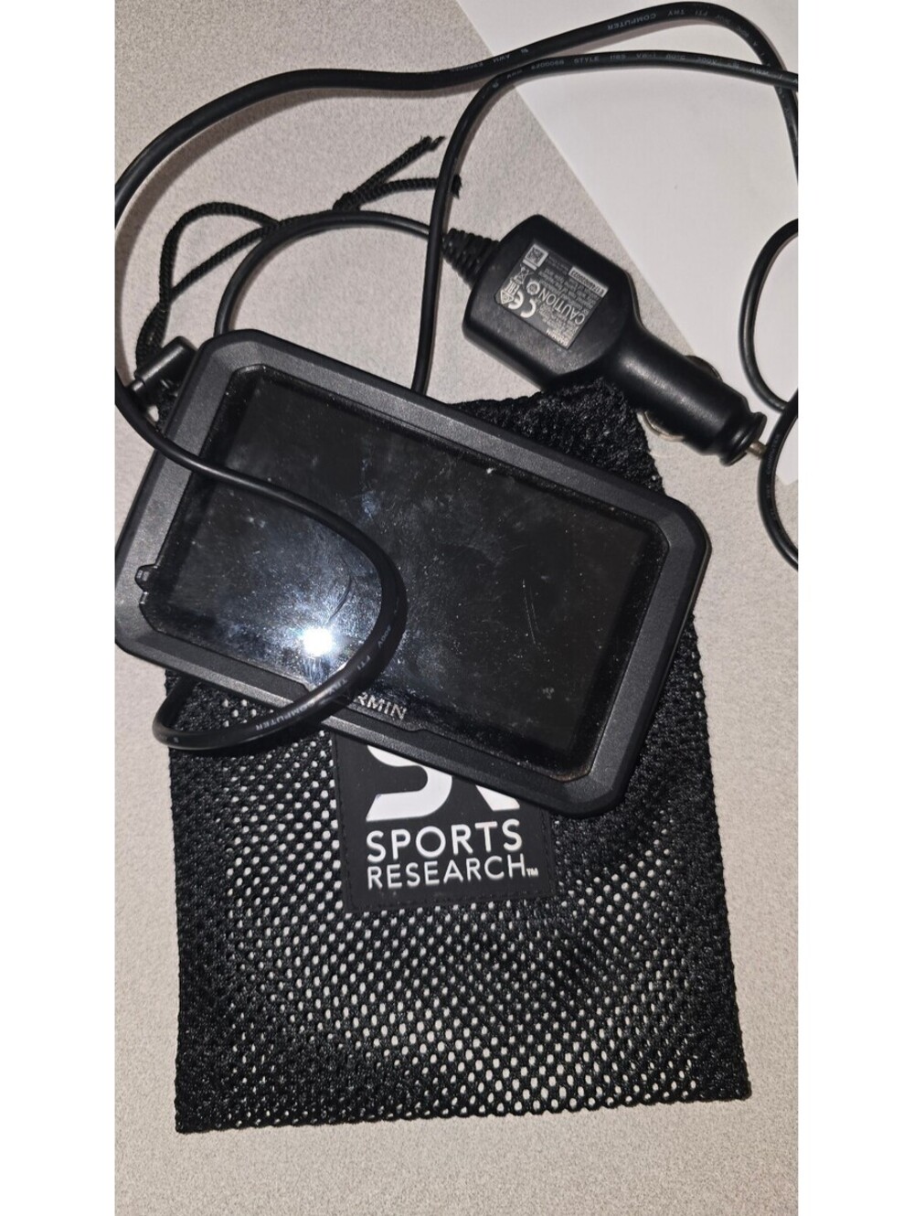 Garmin Portable GPS Navigator w Car Charger Case